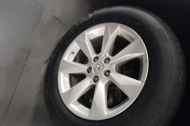 Used Lexus RX 2016 300 Two-Wheel Drive Elite Version China V Standard Right Front Wheel Hub