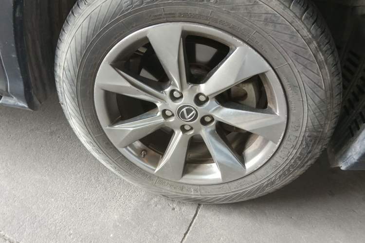 Used Lexus RX 2016 300 Two-Wheel Drive Elite Edition China VI Standard Right Front Wheel Hub