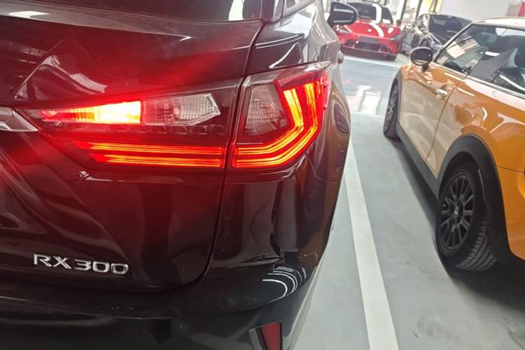 Used Lexus RX 2016 300 Two-Wheel Drive Elite Version China V Standard Right Rear Taillight