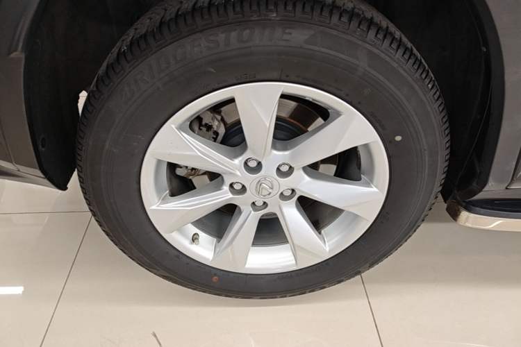 Used Lexus RX 2016 300 Two-Wheel Drive Elite Version China V Standard Right Rear Wheel Hub
