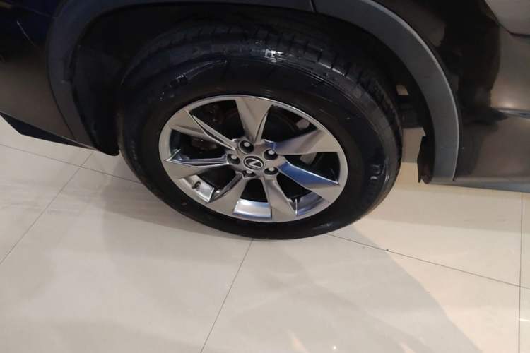 Used Lexus RX 2016 300 Two-Wheel Drive Elite Version China V Standard Right Rear Wheel Hub