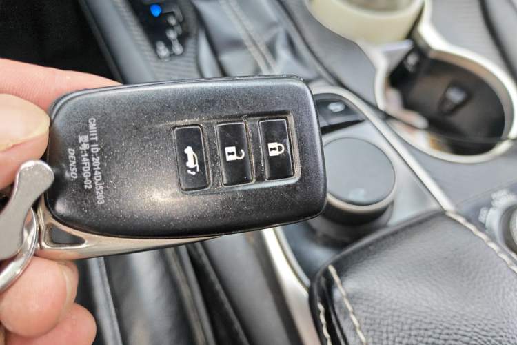 Used Lexus RX 2016 300 Two-Wheel Drive Comfort Edition China V Standard Vehicle Key