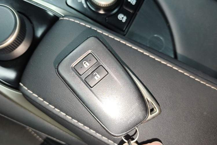 Used Lexus RX 2016 300 Two-Wheel Drive Elite Edition China VI Standard Vehicle Key