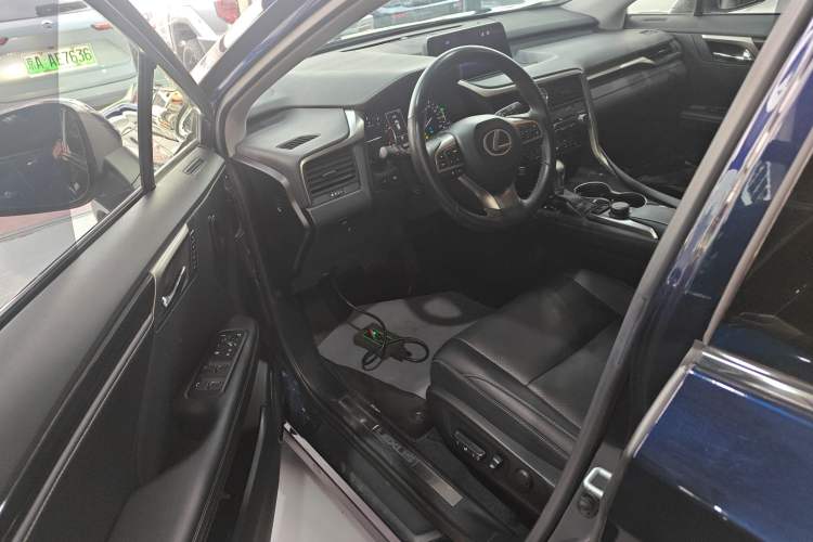 Used Lexus RX 2016 300 4x4 Elegant Edition China VI Driver Seat