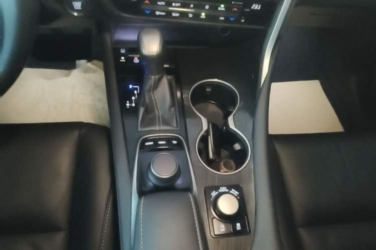 Used Lexus RX 2016 300 Two-Wheel Drive Elite Version China V Standard Gear Lever