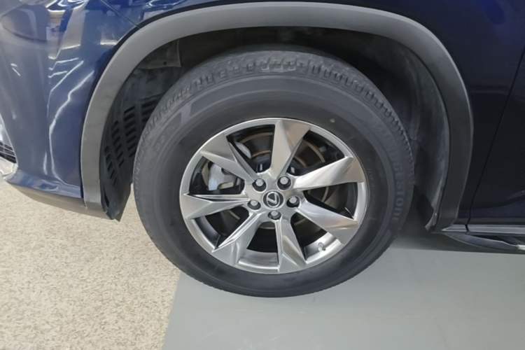 Used Lexus RX 2016 300 Two-Wheel Drive Elite Version China V Standard Left Front Wheel Hub