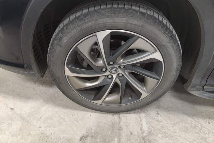 Used Lexus RX 2016 300 4x4 Elegant Edition China V-standard Left Front Wheel Hub