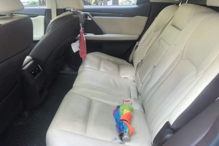 Used Lexus RX 2016 300 Two-Wheel Drive Comfort Edition China V Standard Left Rear Seat