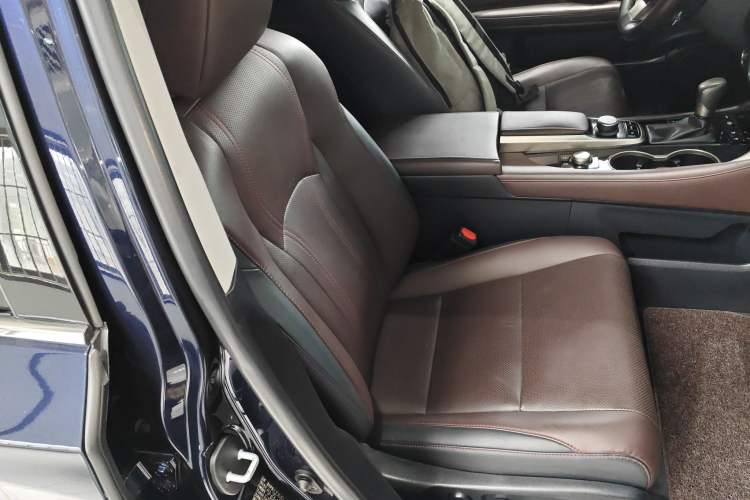 Used Lexus RX 2016 300 4x4 Elegant Edition China V-standard Right Front Seat