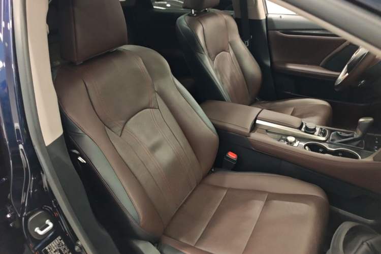 Used Lexus RX 2016 300 4x4 Elegant Edition China V-standard Right Front Seat