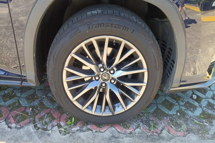 Used Lexus RX 2016 300 4x4 F SPORT Version China V Standard Right Front Wheel Hub