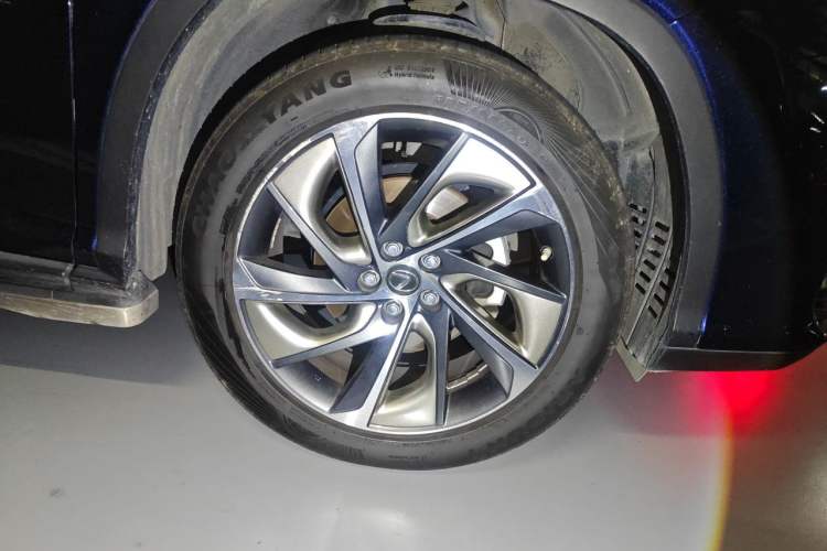 Used Lexus RX 2016 300 4x4 Elegant Edition China V-standard Right Front Wheel Hub