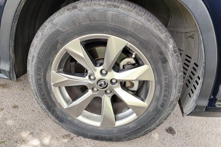 Used Lexus RX 2016 300 Two-Wheel Drive Elite Version China V Standard Right Front Wheel Hub