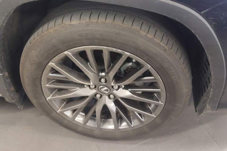 Used Lexus RX 2016 300 4x4 F SPORT Version China V Standard Right Front Wheel Hub