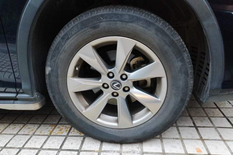 Used Lexus RX 2016 300 Two-Wheel Drive Elite Version China V Standard Right Front Wheel Hub