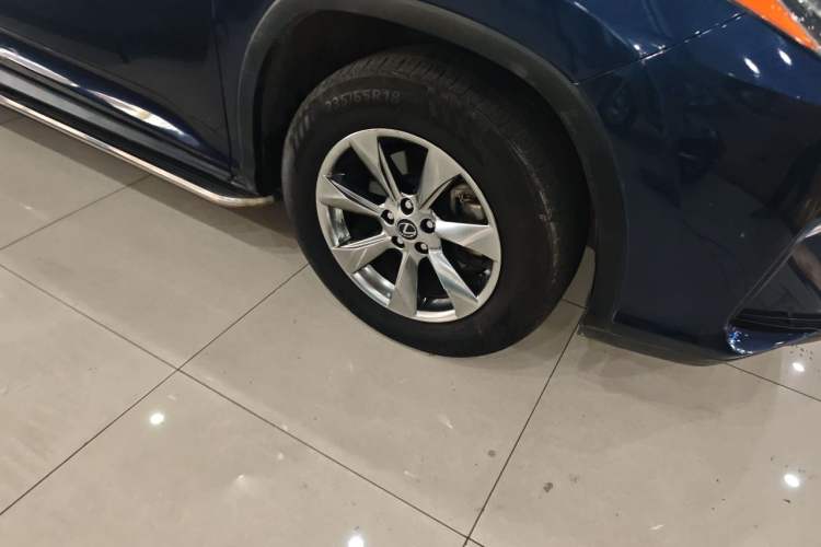 Used Lexus RX 2016 300 Two-Wheel Drive Elite Version China V Standard Right Front Wheel Hub