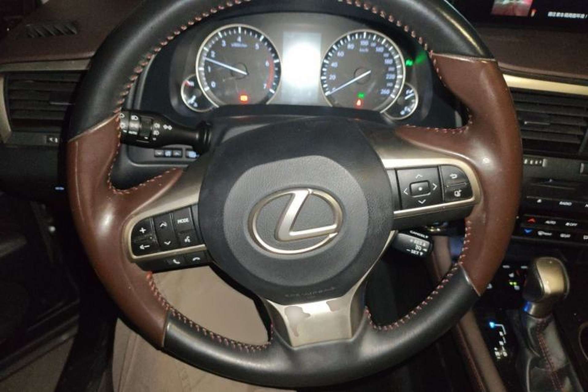 Used Lexus RX 2016 300 4x4 Elegant Edition China VI Steering Wheel