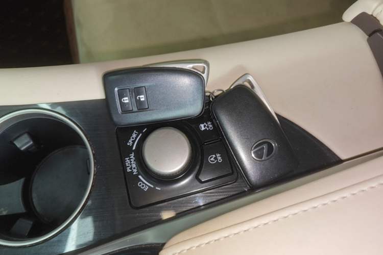 Used Lexus RX 2016 300 Two-Wheel Drive Elite Version China V Standard Vehicle Key
