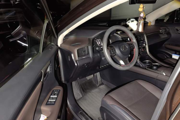 Used Lexus RX 2016 300 4x4 Elegant Edition China VI Driver Seat