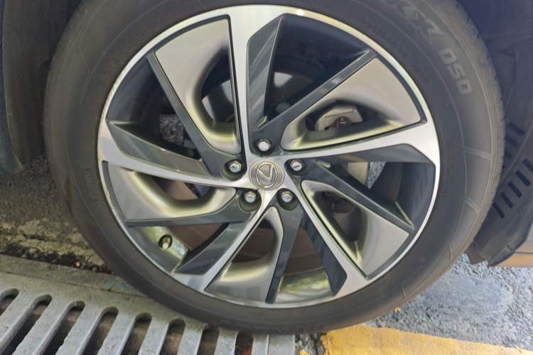 Used Lexus RX 2016 300 4x4 Elegant Edition China V-standard Right Front Wheel Hub