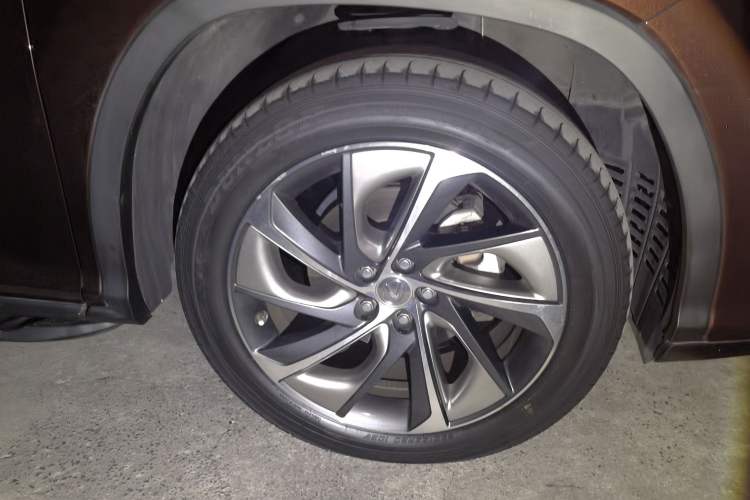 Used Lexus RX 2016 300 4x4 Elegant Edition China VI Right Front Wheel Hub