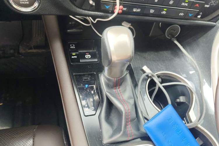 Used Lexus RX 2016 300 Two-Wheel Drive Comfort Edition China VI Standard Gear Lever