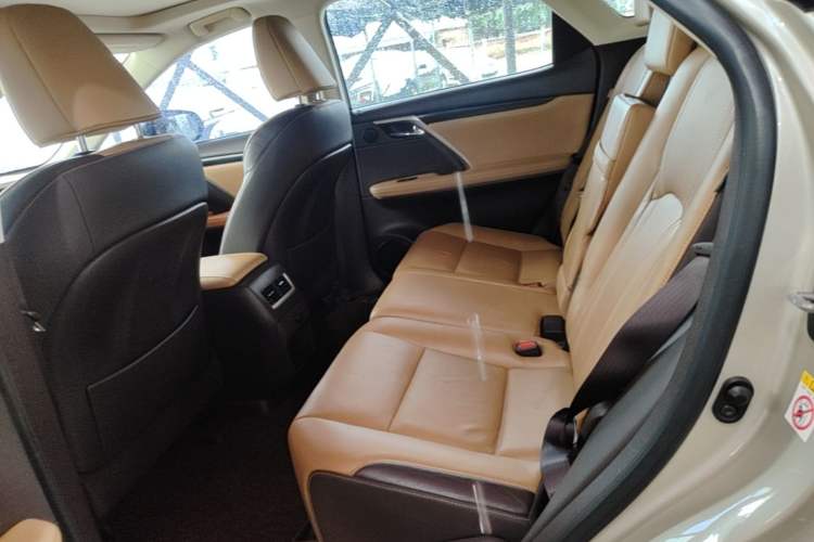 Used Lexus RX 2016 300 4x4 Elegant Edition China V-standard Left Rear Seat