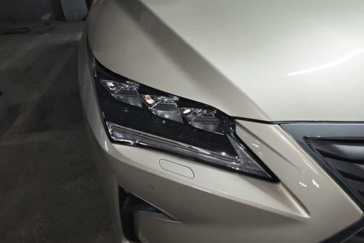 Used Lexus RX 2016 300 4x4 Elegant Edition China V-standard Right Front Headlight