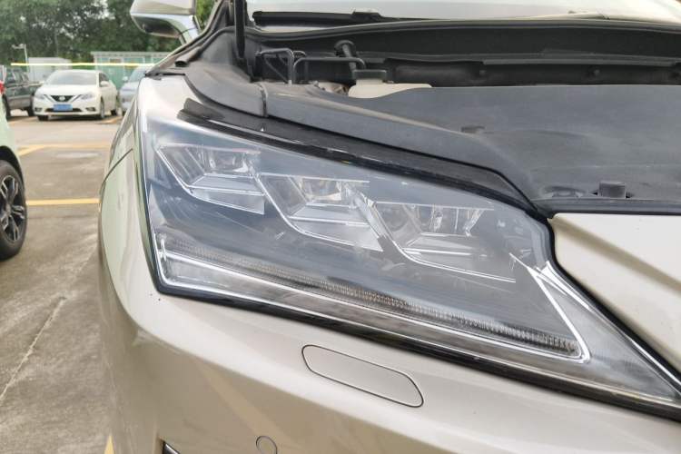 Used Lexus RX 2016 300 4x4 Elegant Edition China V-standard Right Front Headlight