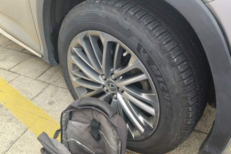 Used Lexus RX 2016 300 Two-Wheel Drive Comfort Edition China VI Standard Right Front Wheel Hub