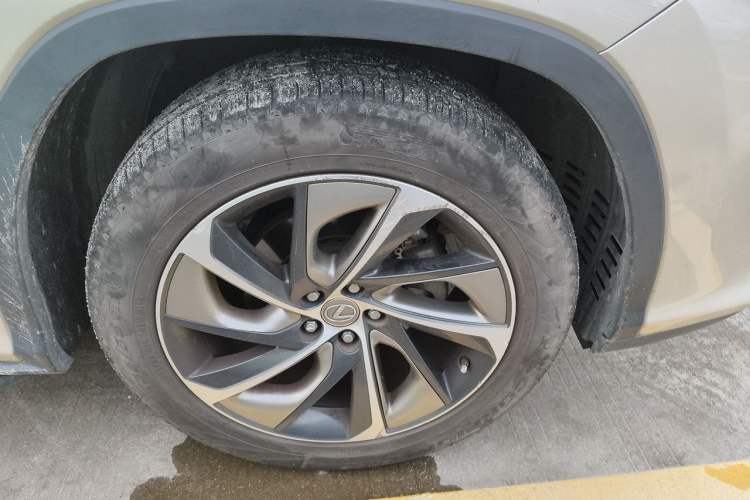 Used Lexus RX 2016 300 4x4 Elegant Edition China V-standard Right Front Wheel Hub