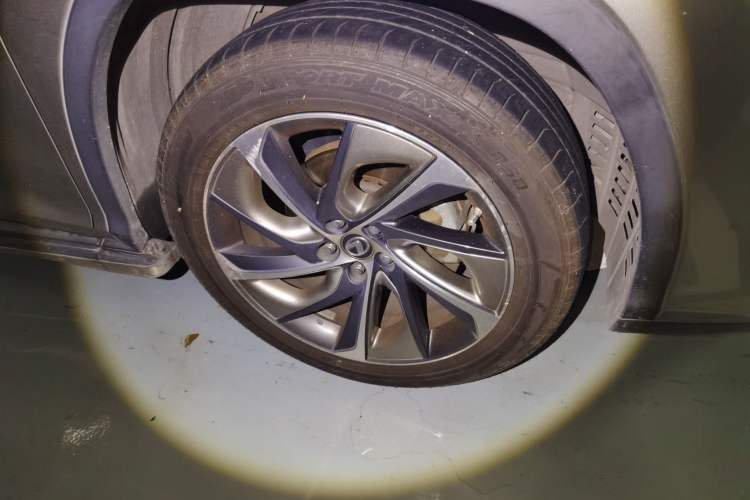 Used Lexus RX 2016 300 4x4 Elegant Edition China V-standard Right Front Wheel Hub