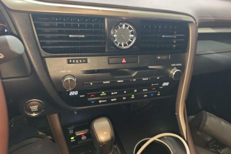 Used Lexus RX 2016 300 Two-Wheel Drive Comfort Edition China VI Standard Audio And AC Panel