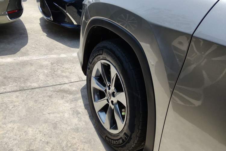 Used Lexus RX 2016 300 Two-Wheel Drive Elite Edition China VI Standard Exterior 4
