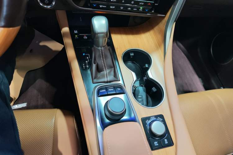 Used Lexus RX 2016 450h Four-Wheel Drive Luxury Edition Gear Lever