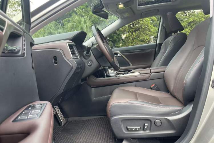 Used Lexus RX 2016 300 Two-Wheel Drive Comfort Edition China VI Standard Left Front Seat
