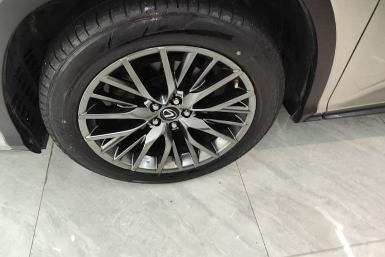 Used Lexus RX 2016 300 4x4 F SPORT Version China V Standard Left Front Wheel Hub