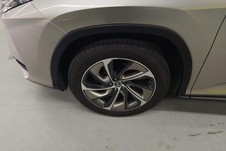 Used Lexus RX 2016 300 4x4 Elegant Edition China V-standard Left Front Wheel Hub