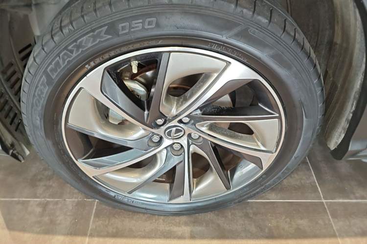 Used Lexus RX 2016 300 4x4 Elegant Edition China V-standard Left Front Wheel Hub