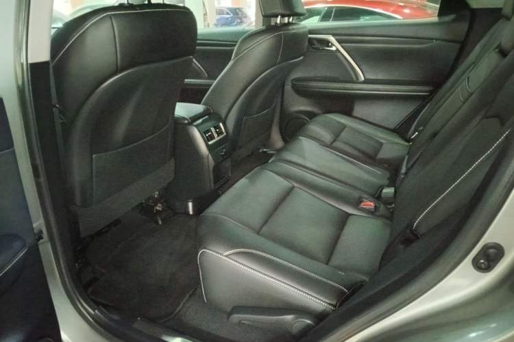 Used Lexus RX 2016 300 Two-Wheel Drive Elite Edition China VI Standard Left Rear Seat
