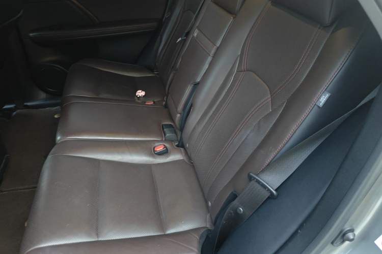 Used Lexus RX 2016 300 4x4 Elegant Edition China V-standard Left Rear Seat