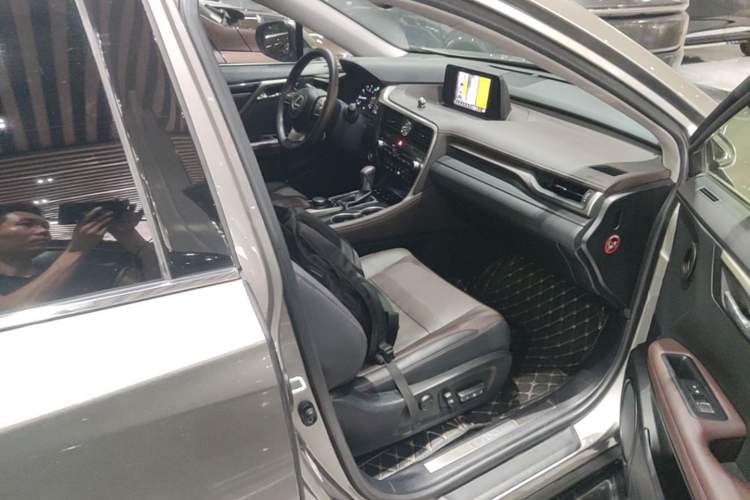 Used Lexus RX 2016 300 4x4 Elegant Edition China V-standard Right Front Seat