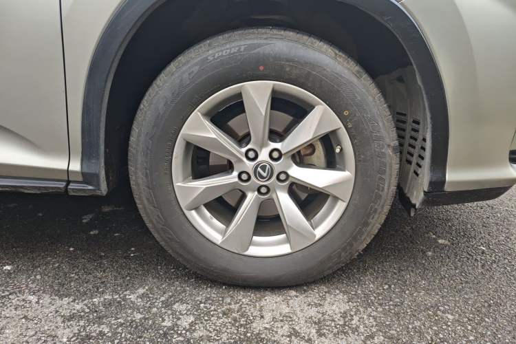 Used Lexus RX 2016 300 Two-Wheel Drive Elite Version China V Standard Right Front Wheel Hub