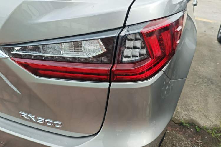 Used Lexus RX 2016 300 4x4 Elegant Edition China VI Right Rear Taillight