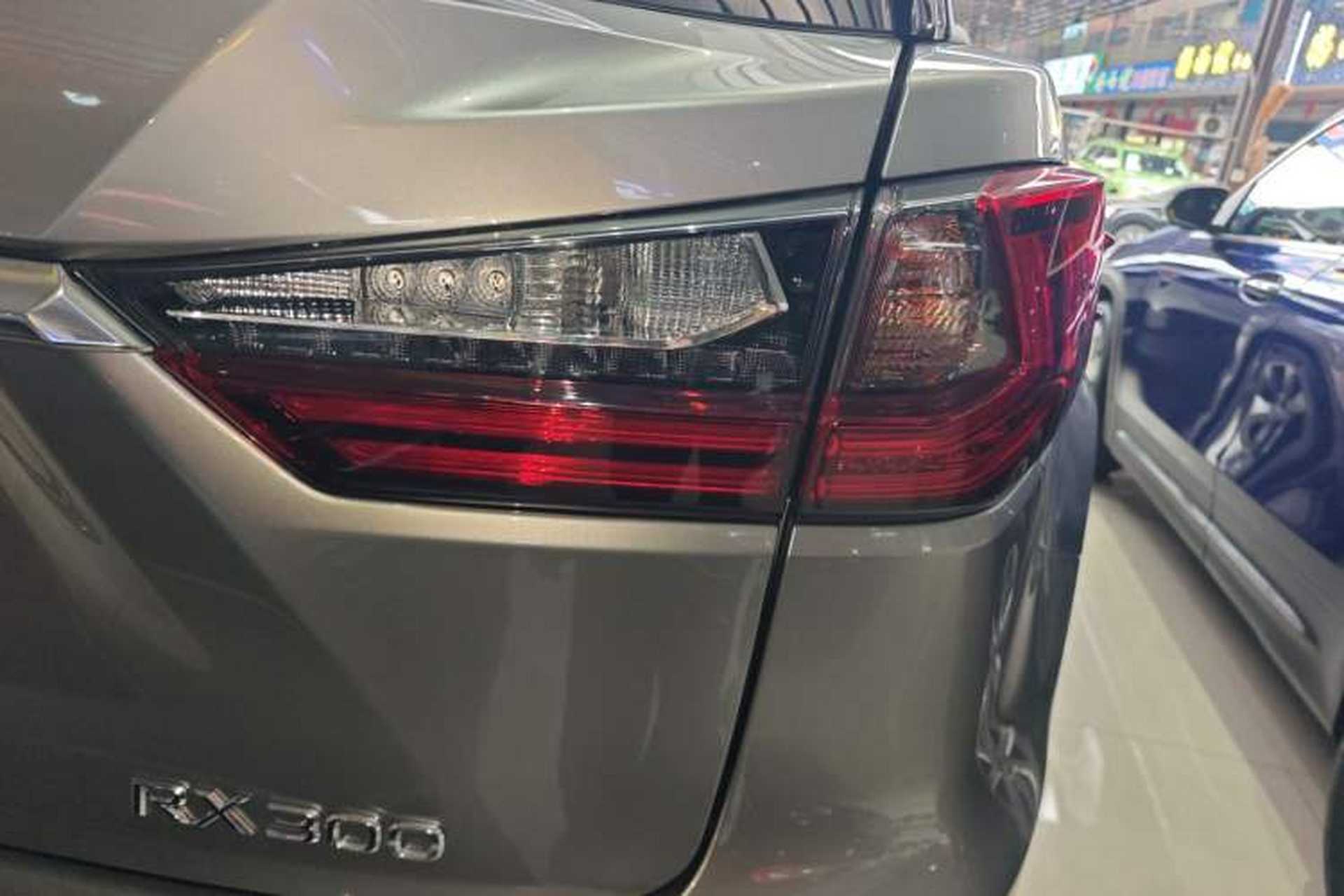 Used Lexus RX 2016 300 Two-Wheel Drive Comfort Edition China VI Standard Right Rear Taillight