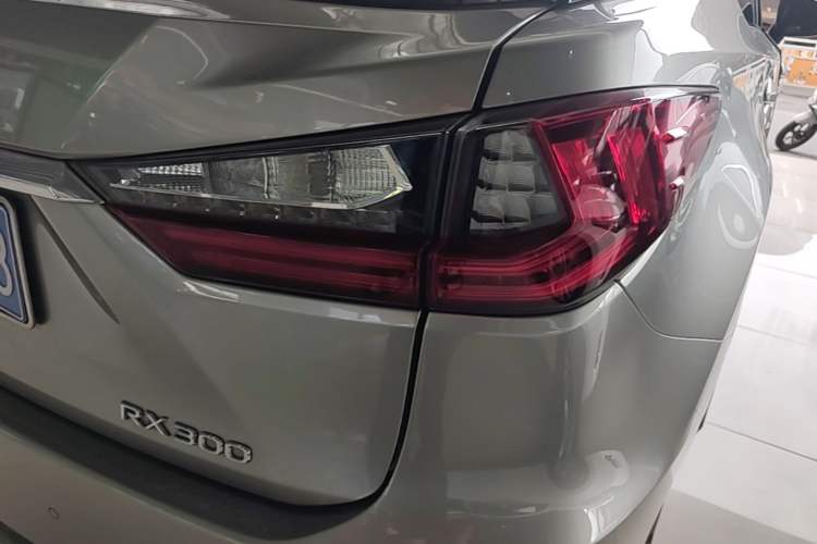 Used Lexus RX 2016 300 4x4 Elegant Edition China VI Right Rear Taillight