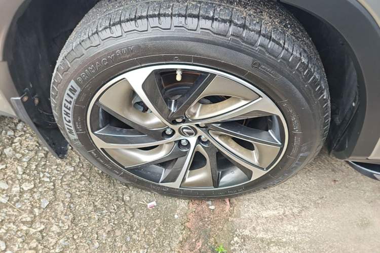 Used Lexus RX 2016 300 4x4 Elegant Edition China VI Right Rear Wheel Hub