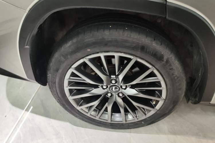 Used Lexus RX 2016 300 4x4 F SPORT Version China V Standard Right Rear Wheel Hub