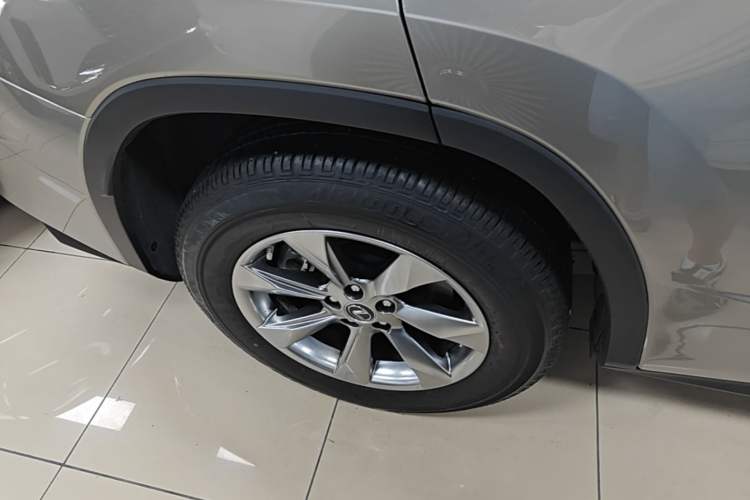 Used Lexus RX 2016 300 Two-Wheel Drive Comfort Edition China VI Standard Right Rear Wheel Hub