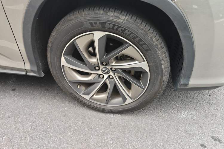 Used Lexus RX 2016 300 4x4 Elegant Edition China VI Right Front Wheel Hub